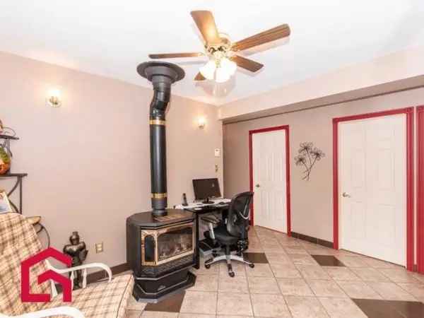 Bungalow for Sale Waterfront Property 4 Bedrooms Garage
