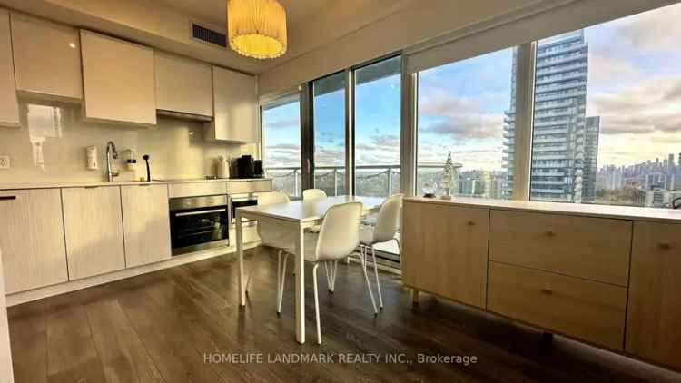 Bright Corner Unit Panoramic City Lake Views 2 Beds 2 Baths