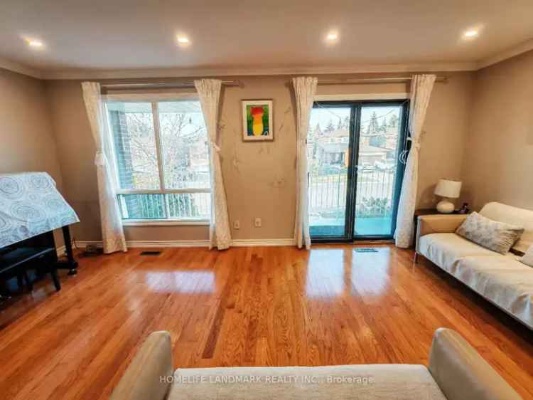 House For Sale in Vaughan, Ontario