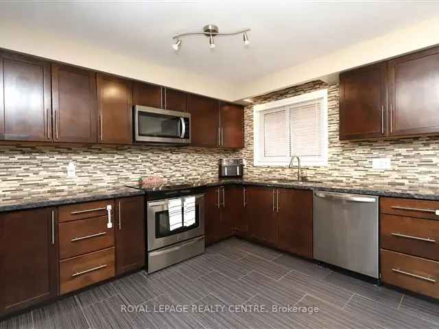 All Brick Bungalow Backing Onto Park - Updated Kitchen and Baths