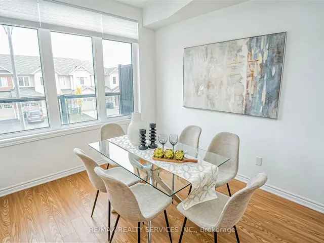 Beautiful 3 Bed 3 Bath Townhome in Southfields Village