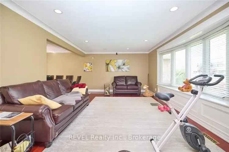 House For Sale in Niagara Falls, Ontario