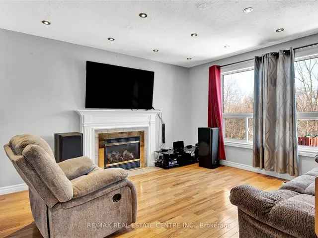 House For Sale in 11, Country Club Drive, Cambridge, Ontario