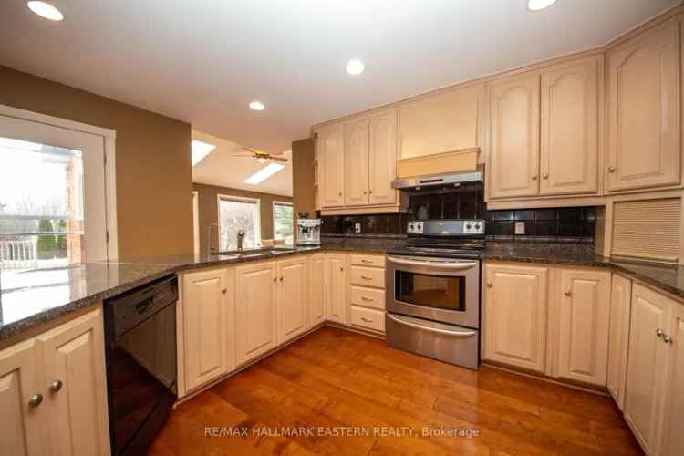 3200 sq ft 2 Storey Brick Home with Pool