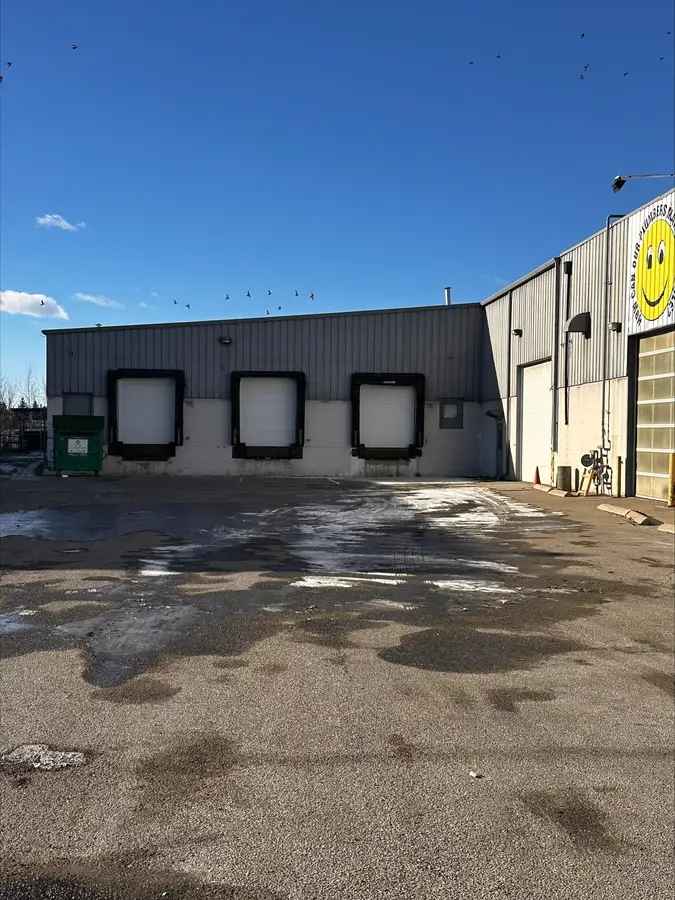 Commercial property For Rent in Medicine Hat, Alberta