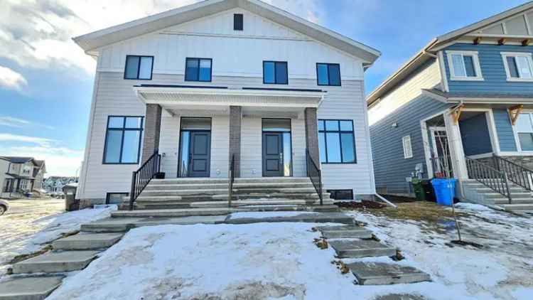 House For Sale in Calgary, Alberta