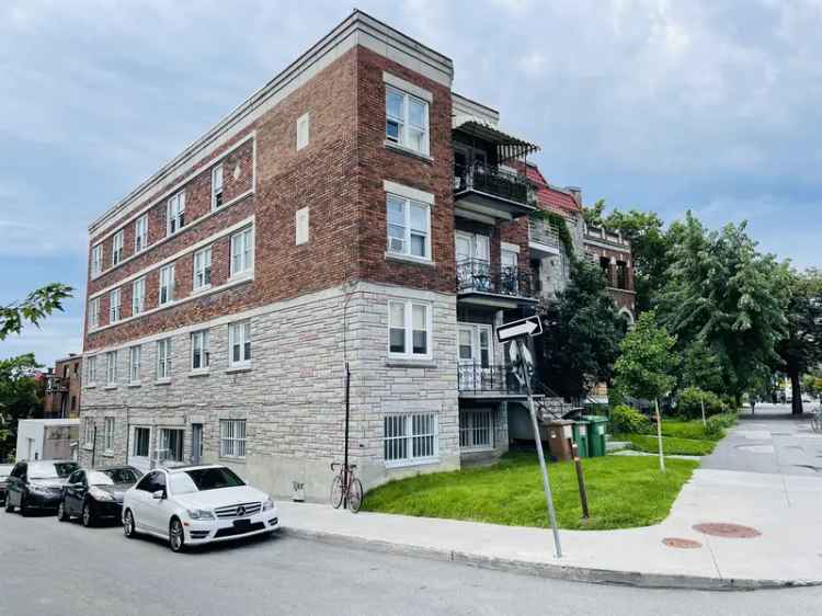 House For Sale in Montreal, Quebec