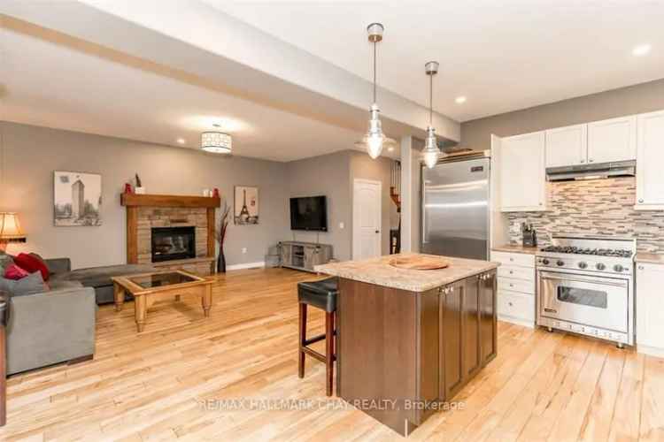 Stunning Horseshoe Valley Home 5 Bedroom In-Law Suite