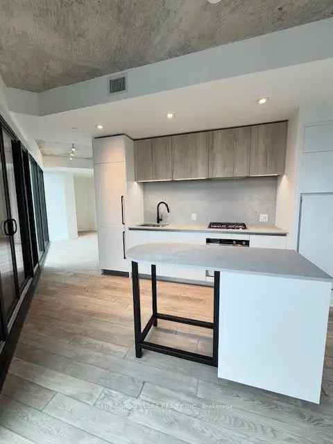 Condo For Rent in 2625, Dundas Street West, Mississauga, Ontario