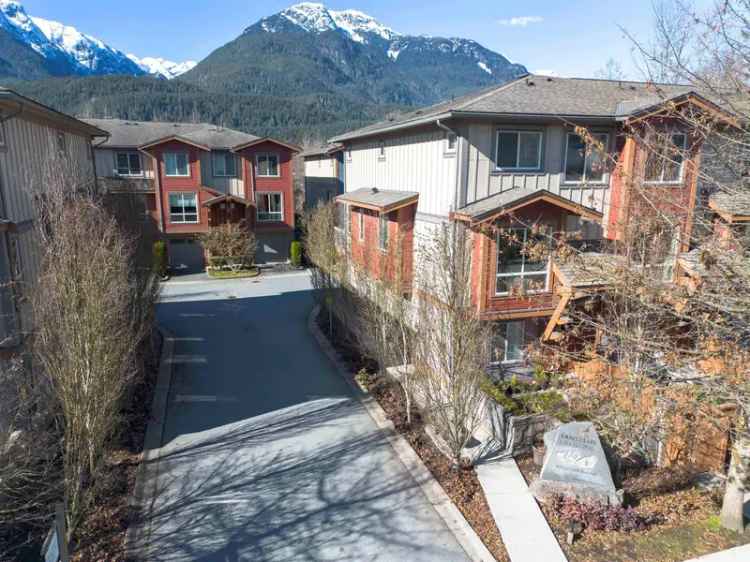 A $999,000.00 Townhouse with 3 bedrooms in Tantalus, Squamish