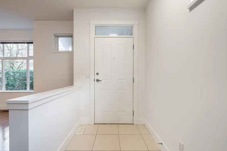 Bright 4 Bdrm Townhouse at Churchill Gardens Near Schools