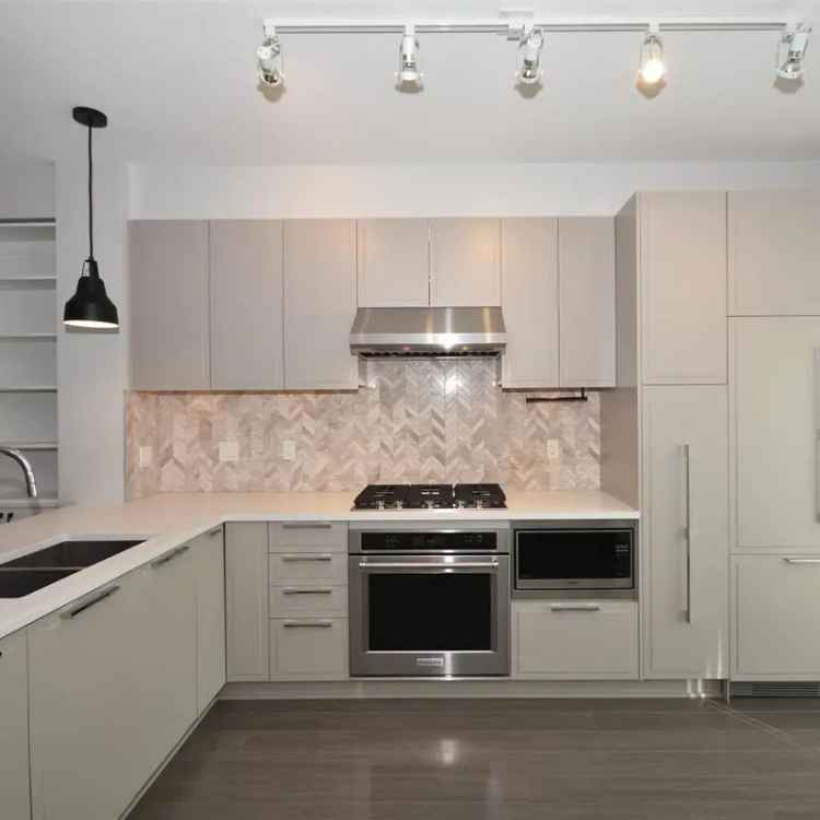 3 Bed 3 Bath Townhome for Sale in Beaufort Landing