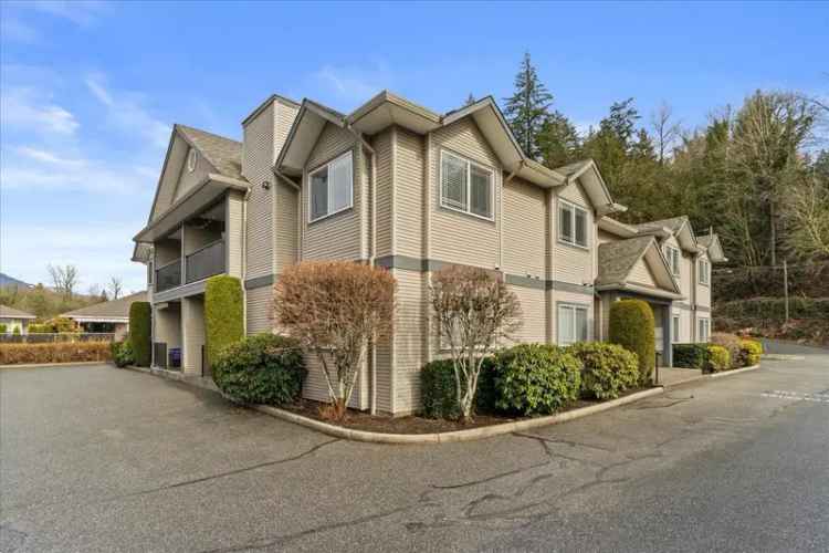 Buy Townhouse in Chilliwack Proper East with 2 Bedrooms and Loft