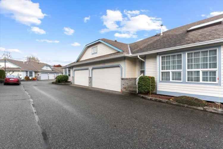 A $649,900.00 Townhouse with 2 bedrooms in Sardis West Vedder, Sardis