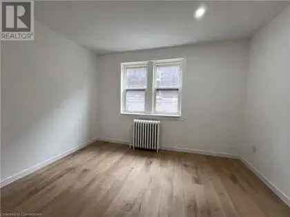 1 room apartment of 294 m² in Toronto