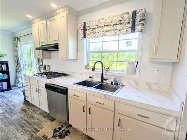 House For Sale in Elizabethtown-Kitley, Ontario