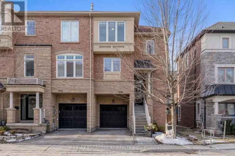 Luxurious Freehold Townhouse in Clarkson Village