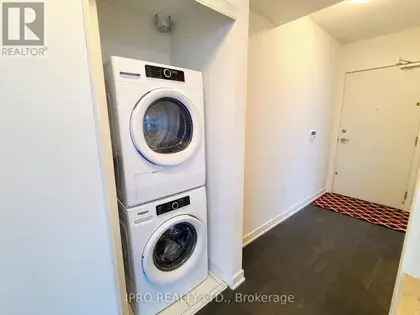 2 rooms apartment of 398 m² in Toronto