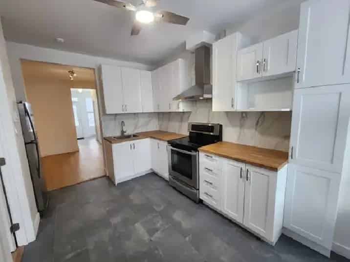2 Bedroom Renovated Apartment Near Jolicoeur Metro