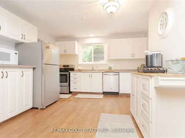 Beautiful Well Maintained Home on Quiet Court Location