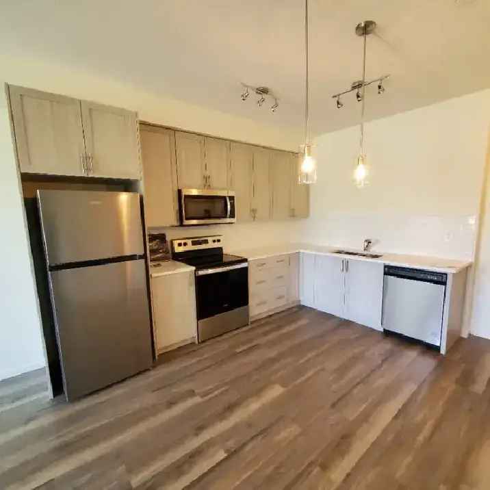 2023 Bright Spacious NW Calgary Condo 714 Sqft