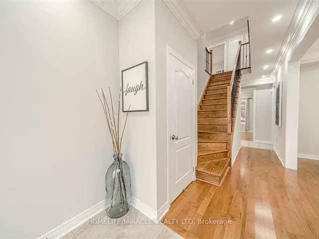 House For Sale in Oshawa, Ontario