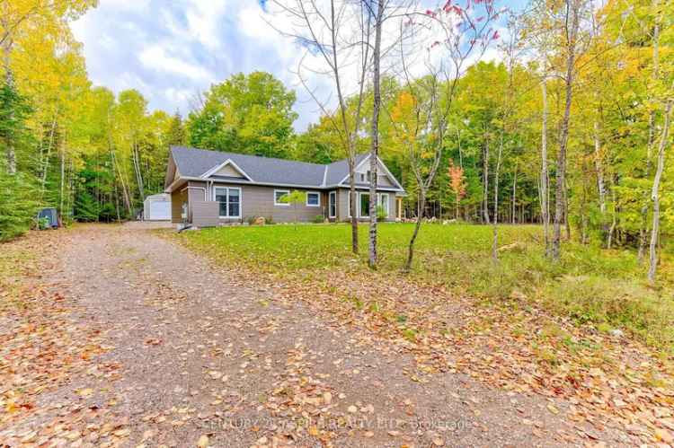 House For Sale in Laurentian Valley, Ontario