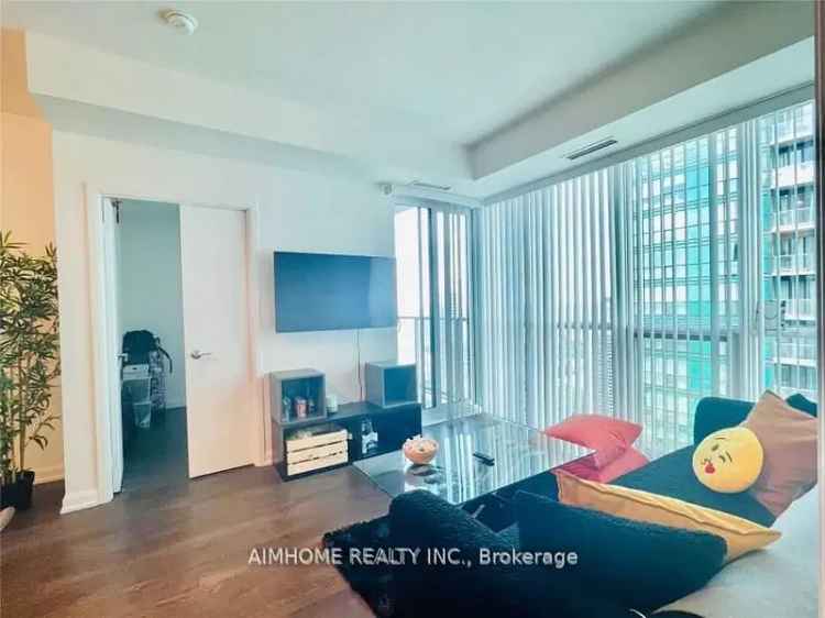 Condo For Sale in Toronto, Ontario