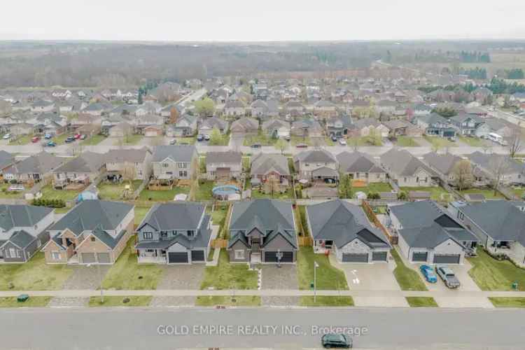 4-Bedroom 3.5-Bathroom Home in Thamesford