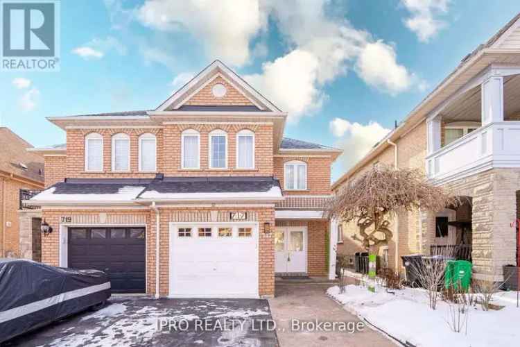 Mississauga Meadowvale Semi-Detached House - 3 Beds, Open Concept