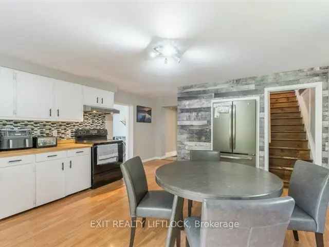 3 Bedroom Home in Hastings Village Near Downtown and Waterfront