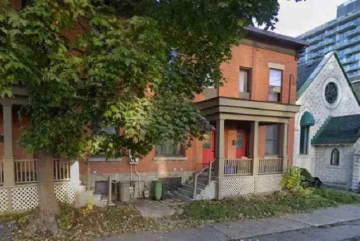 Centretown 3 Bedroom Townhouse for Rent