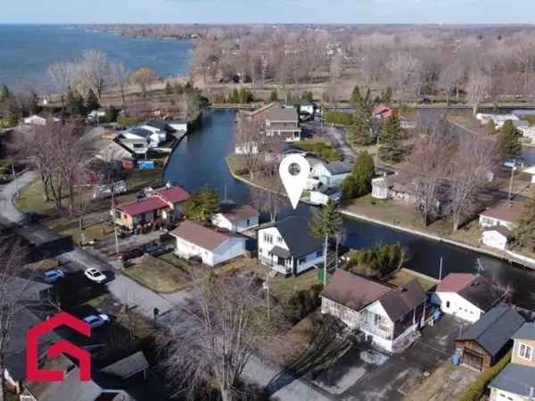 Waterfront Home 3 BR Montérégie Canal View