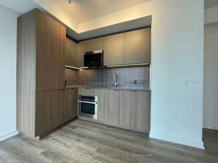 Brand New 2 Bedroom 2 Bathroom Corner Unit Near Distillery District