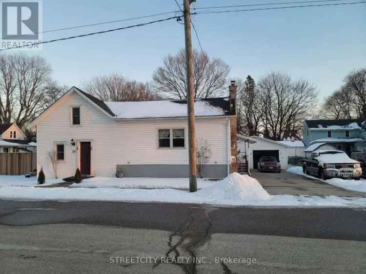 2 Bedroom Home in Rodney Near Park and Pool