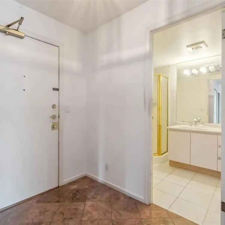 Spacious 2-Bedroom Condo Near Transit