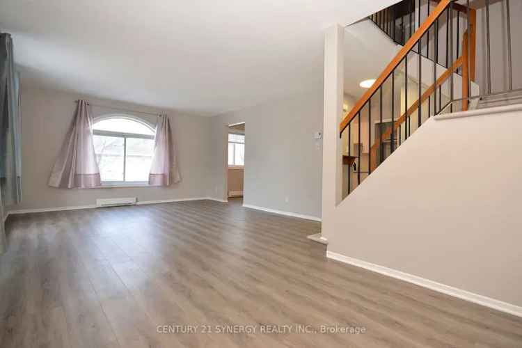 Townhouse For Sale in 1018, Tanguay Court, Ottawa, Ontario