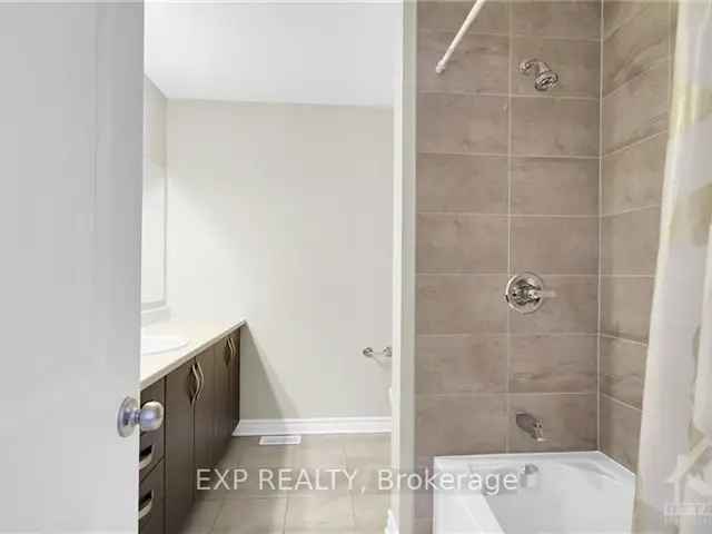 Townhouse For Sale in Ottawa, Ontario