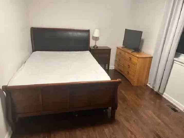 upper unit bedroom for rent