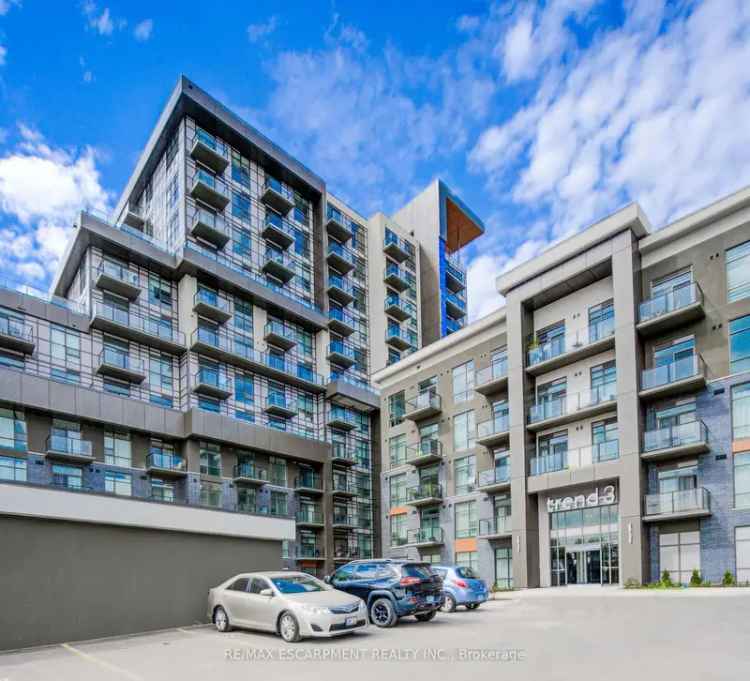 Rent Stunning Condo in Waterdown with Breathtaking Views and Modern Features