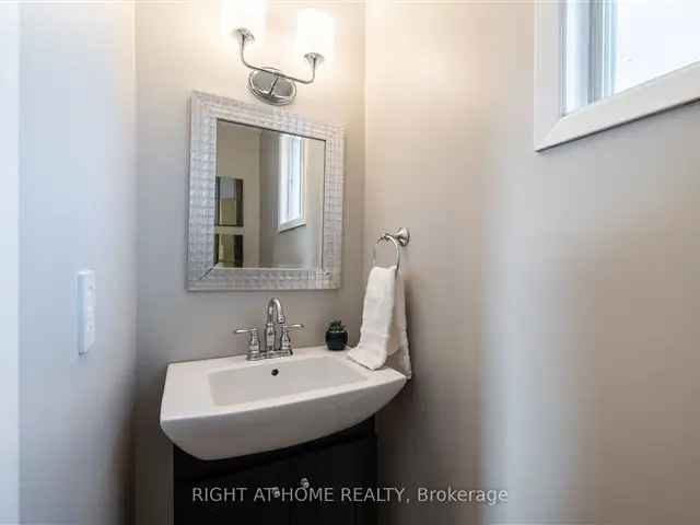 House For Sale in Burlington, Ontario