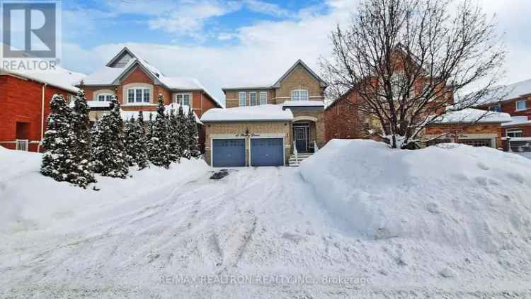 Stunning 2-Storey Family Home with Chef's Kitchen and Private Backyard