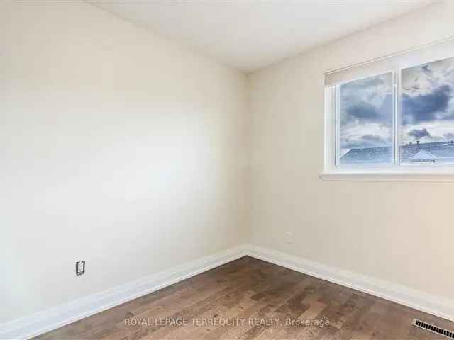 Brampton Townhome Central Park Area 3 Bedroom Move In Ready