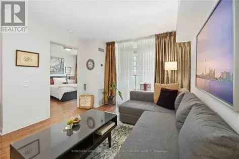 1 room apartment of 770 m² in Toronto