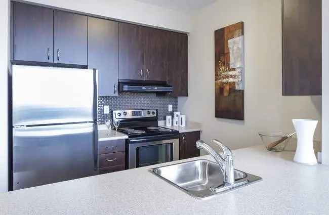 Palomar Apartments Etobicoke: Modern Rentals near Islington Station