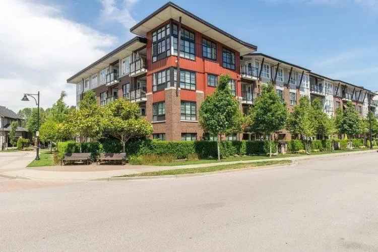 A $909,500.00 Apartment/Condo with 2 bedrooms in Fort Langley, Langley