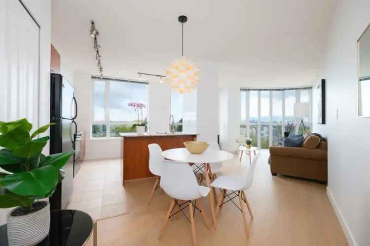 2 Bed 2 Bath Condo in Cedar Cottage with Stunning 180 Views