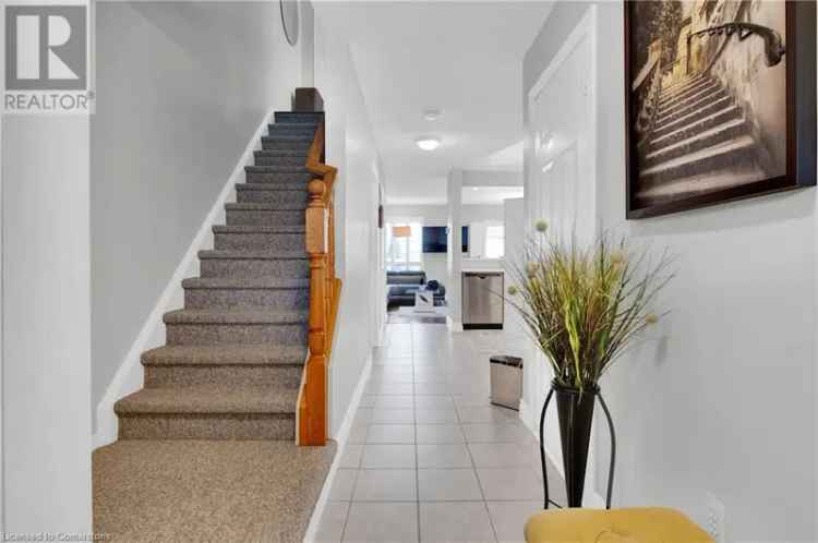 Modern 3-Bedroom Townhouse near Hwy 401