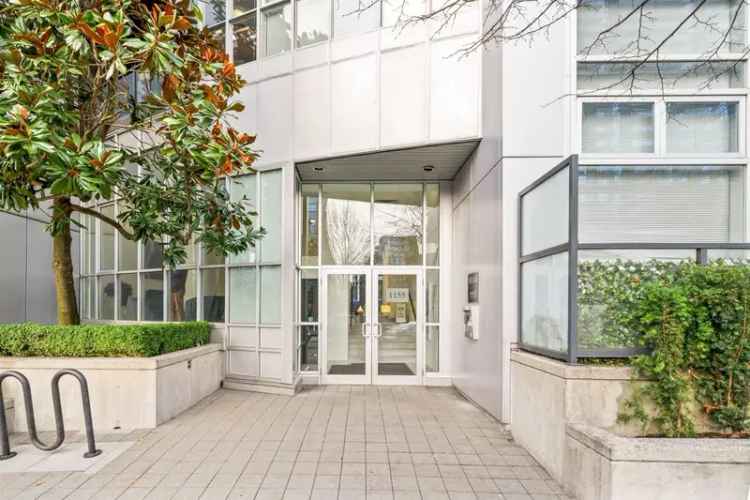 Condo For Sale in Vancouver, British Columbia