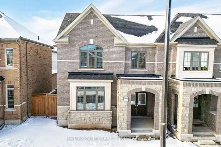 4-Bedroom Townhome in Mount Pleasant - 1900 Sqft - Double Garage